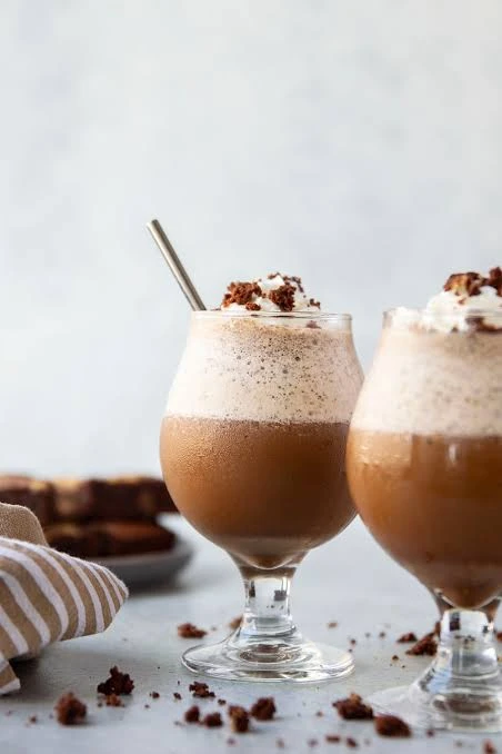 BROWNIE CRUMB FRAPPE