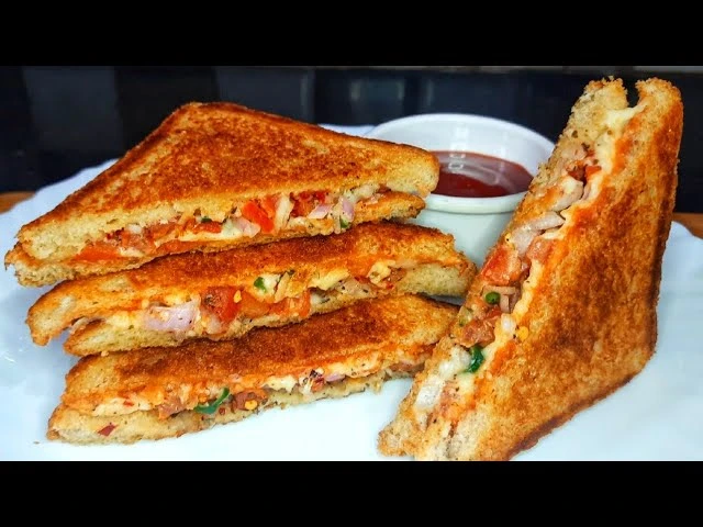 TOMATO & ONION CHEESY TOAST