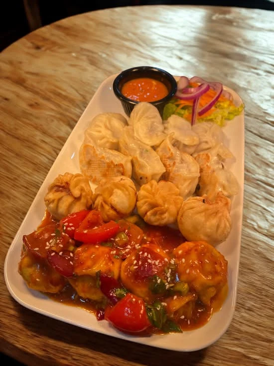 MOMOS PLATTER (16 PCS)