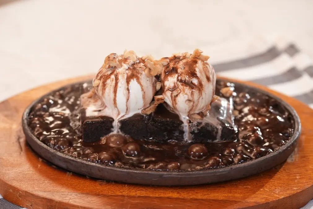 SIZZLING BROWNIE