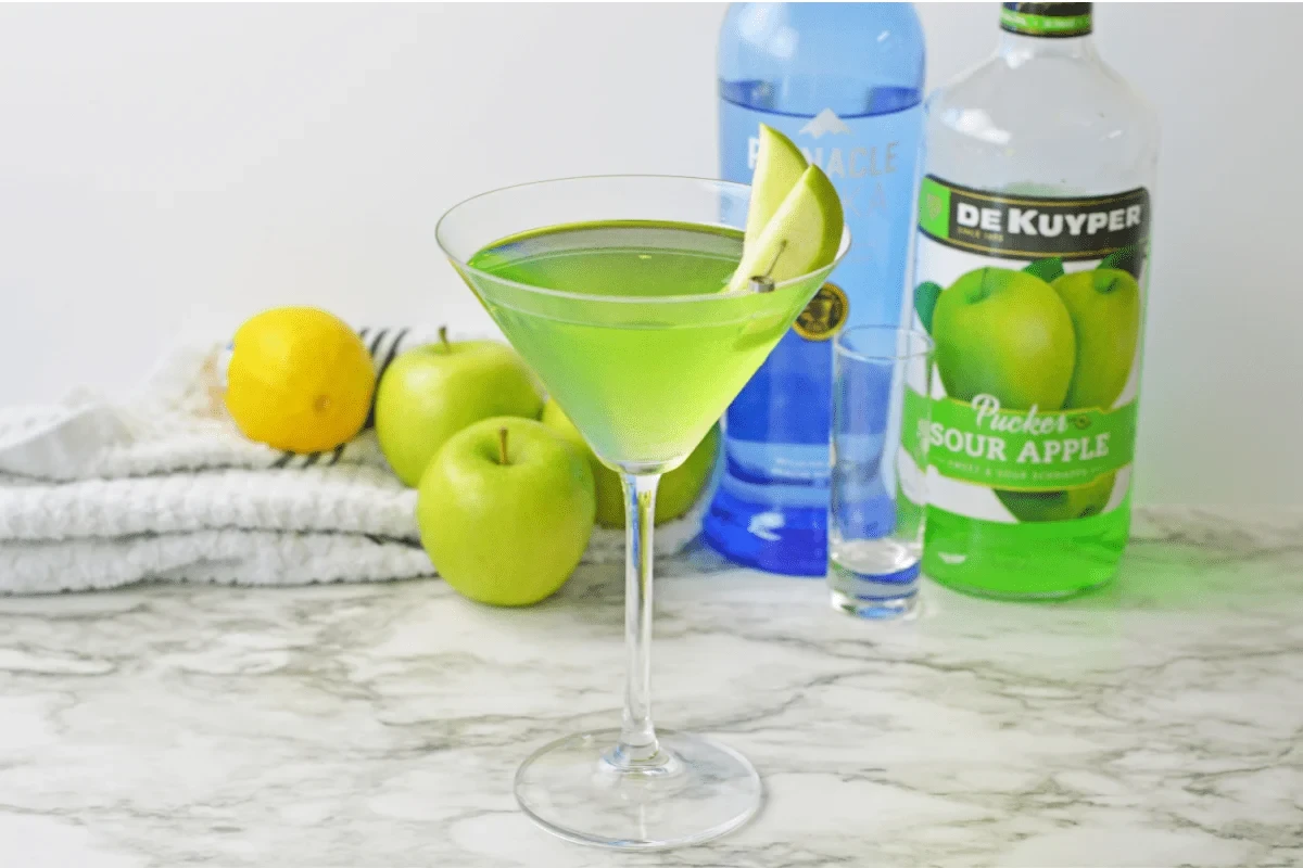 GREEN APPLE COCO MARTINI