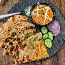 Cheese Naan with Gravy