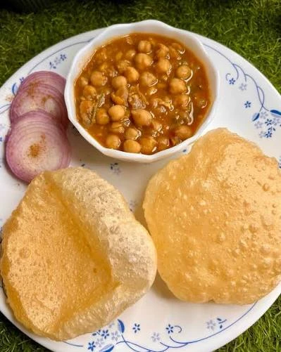 Poori Chana (Sunday only)