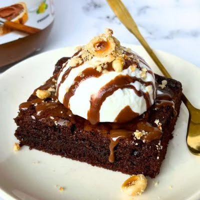 Walnut Brownie With ice cream