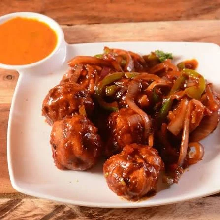 Schezwan Fried Momos (10 Pieces)