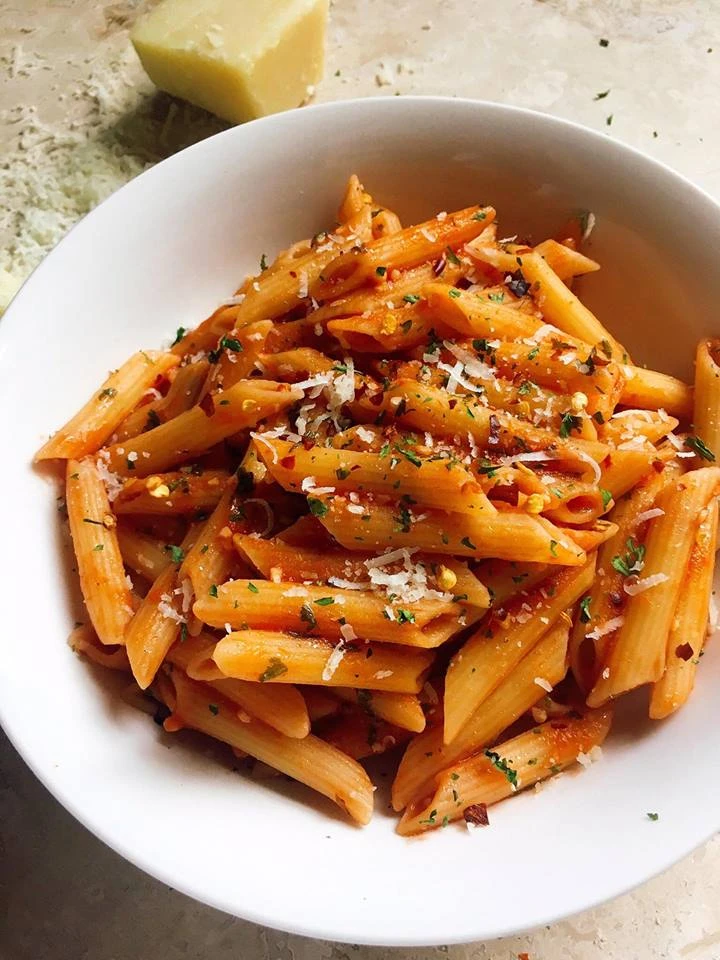 Arrabiata & Alfredo Mix Pasta